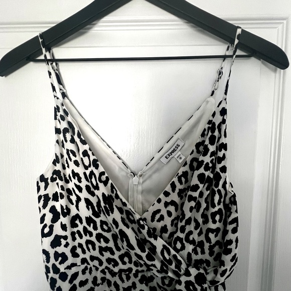 NWOT Women’s Express XS Black and White Dress - Picture 2 of 5